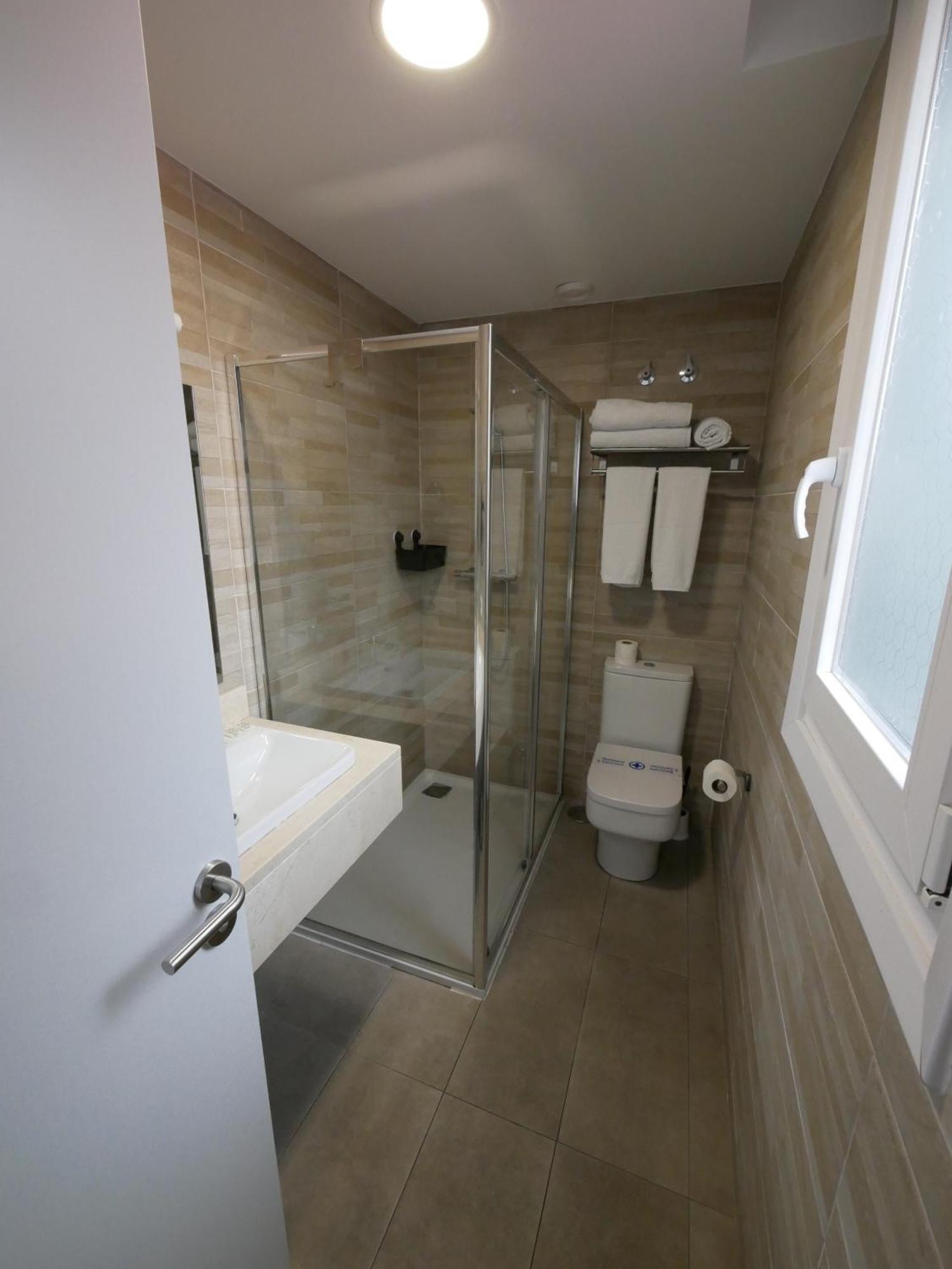 Hotel Myro Хихон Екстериор снимка