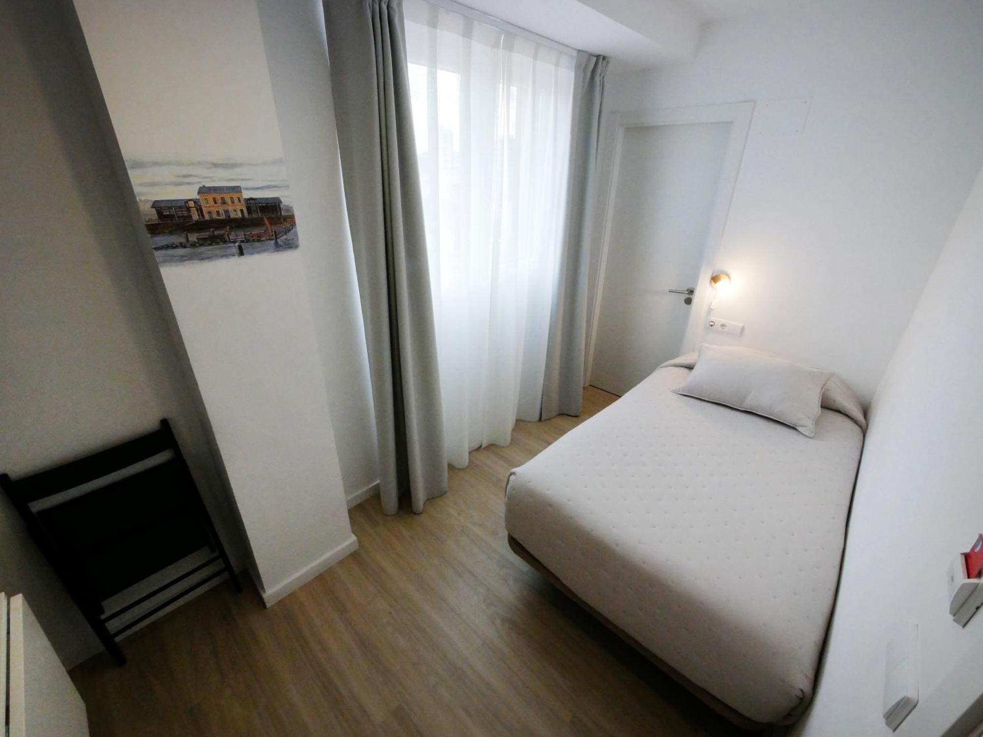 Hotel Myro Хихон Екстериор снимка